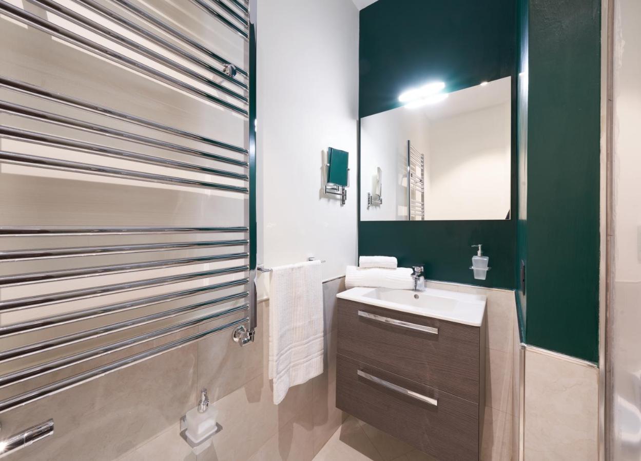 The One Napoli Luxury Apartment 외부 사진