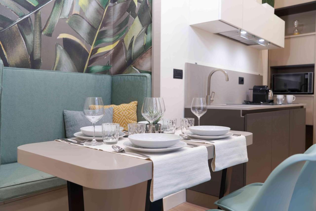 The One Napoli Luxury Apartment 외부 사진